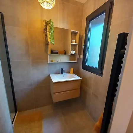 Maison Chaleureuse Rénovée